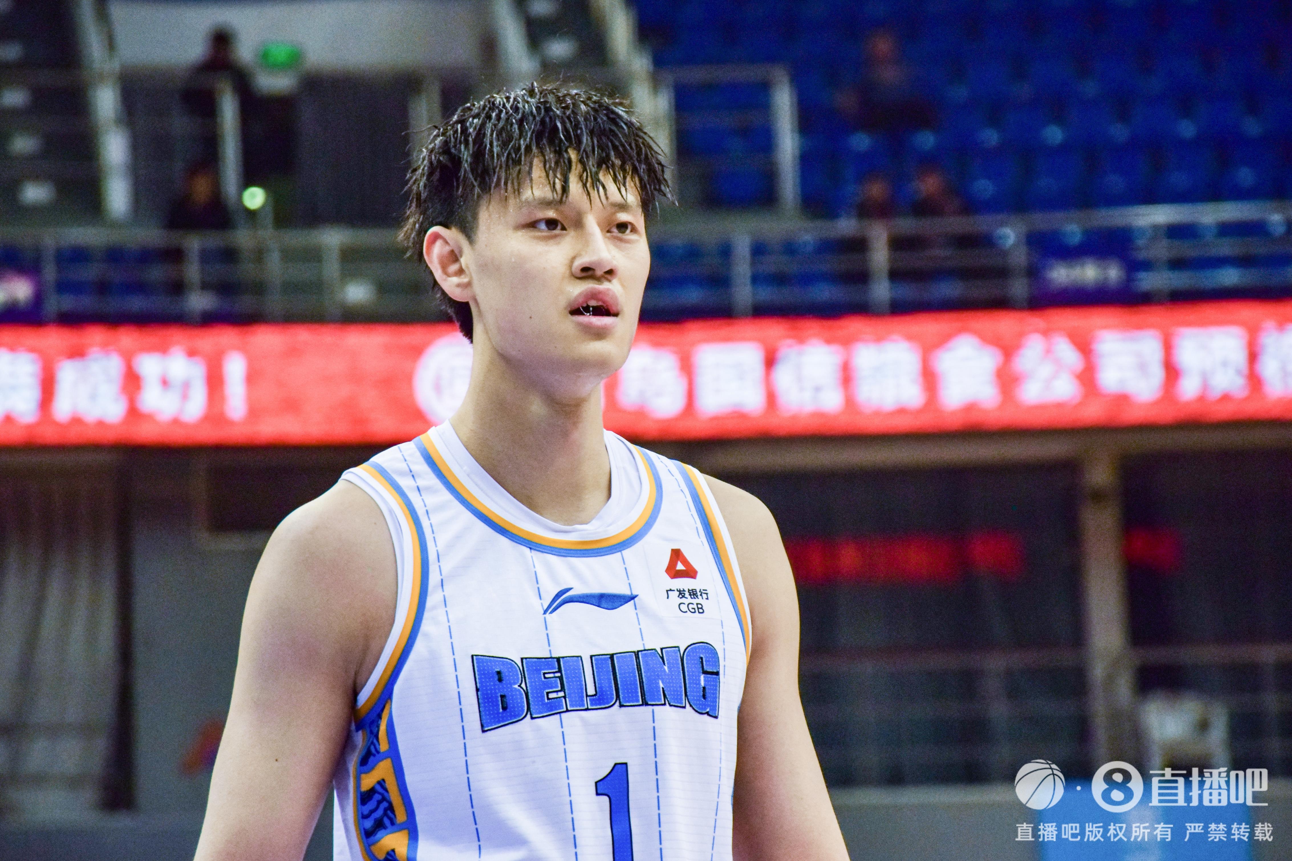 7次大帽相當(dāng)炸裂！曾凡博替補(bǔ)砍16分7板7帽 大帽絕殺遼寧！