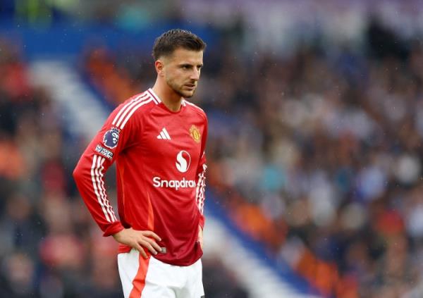 曼聯(lián)最水7號(hào)??芒特6420萬加盟1年半1球1助，首發(fā)踢13分鐘又傷了